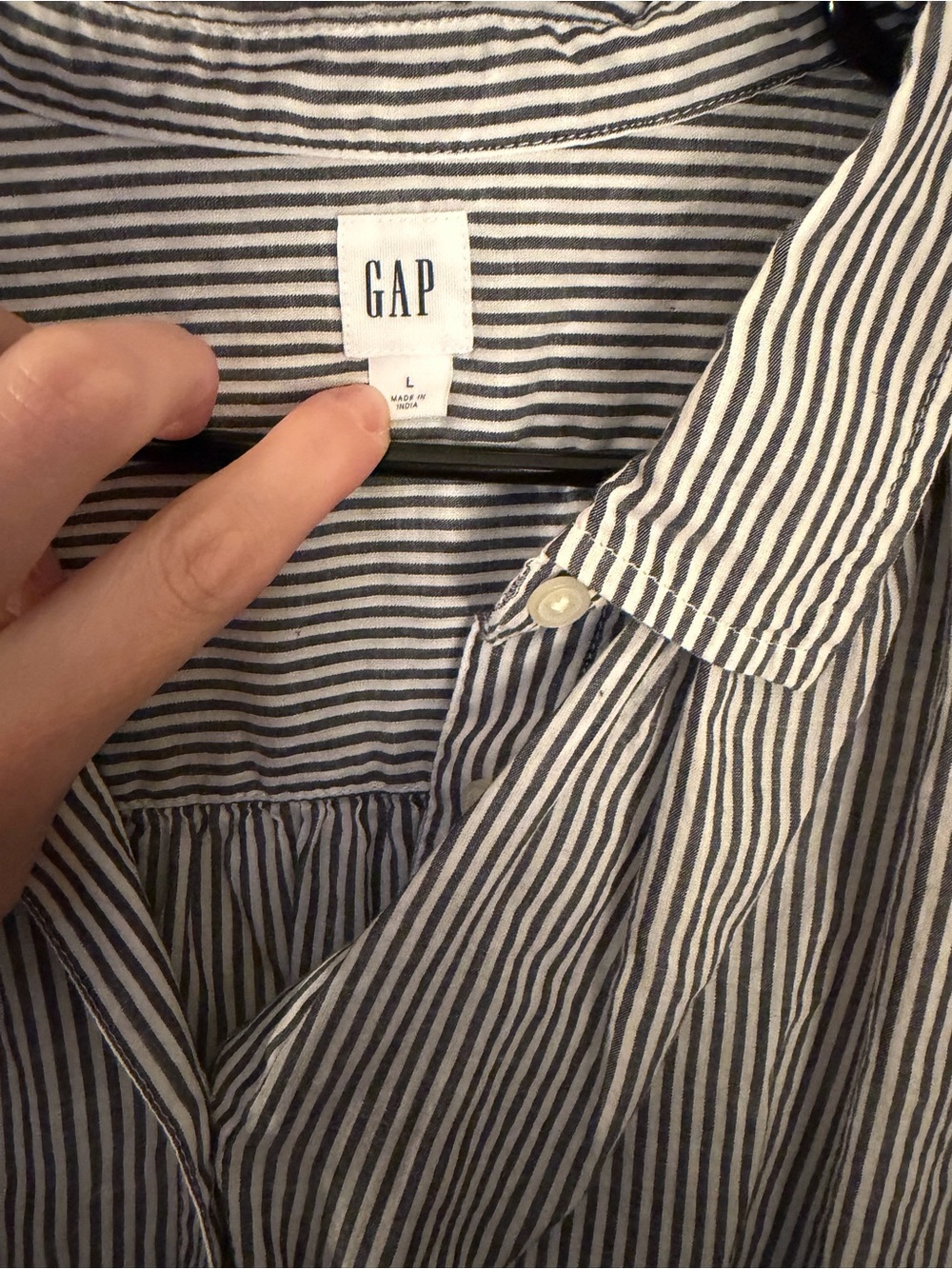 GAP Blue and White Stripe Short-Sleeve Button-Down Shirt - Picture 4 of 4